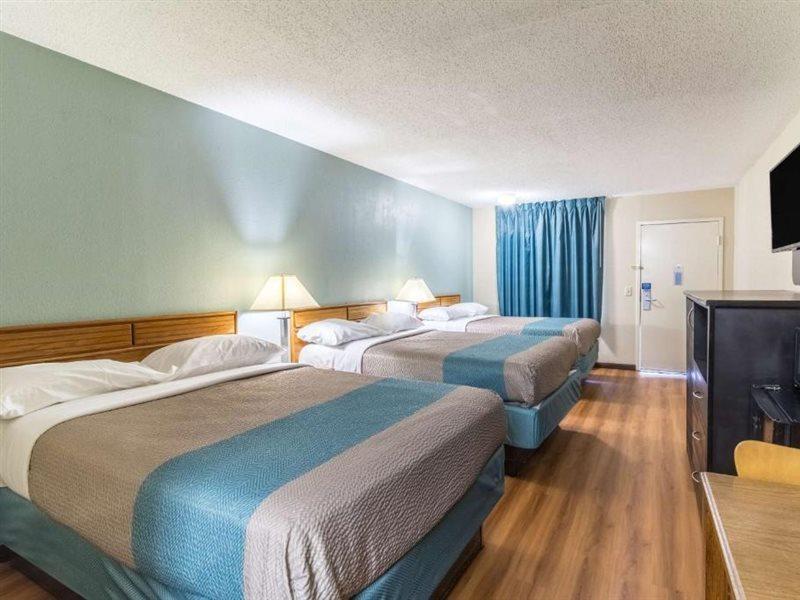 Motel 6-Kenly, Nc Exterior photo